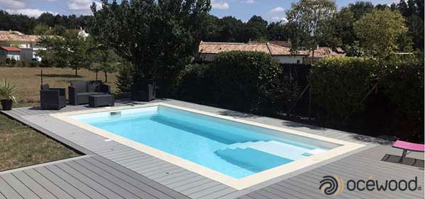 terrasse composite pour plage de piscine moderne
