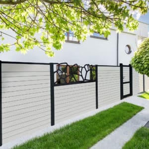 clôture composite blanc flocon Océwood. lame décorative aluminium Minéral. poteaux gris foncé 7016.
