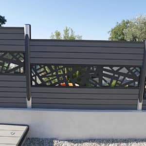 clôture composite gris foncé anthracite Océwood. lame décorative aluminium géométrique New York. poteaux gris foncé 7016.