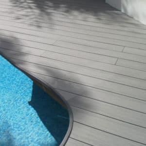 cornière souple PVC gris pour terrasse composite océwood