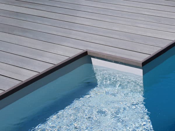 cornière souple PVC brune pour terrasse composite océwood.