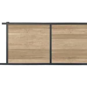 portail composite coulissant effet bois chêne. cadre gris foncé.