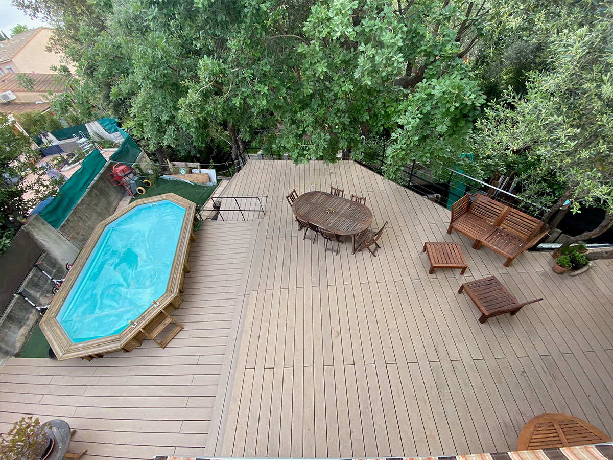 Terrasse naturelle plage de piscine moka